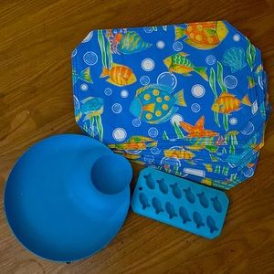 1 Dish, 2 Rows Fish, Blue Fish Placemats..
